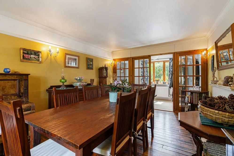Isington Road, Isington, GU34 photo 8