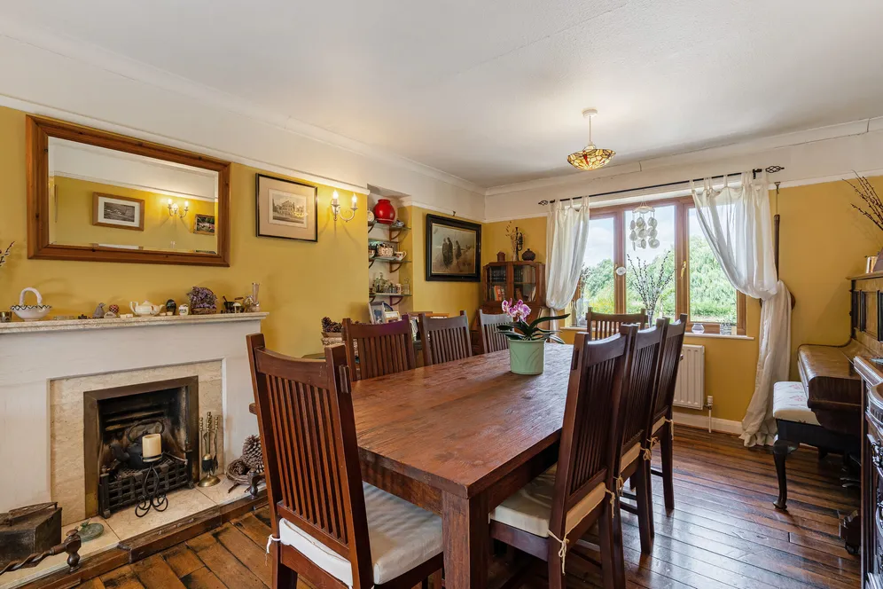 Isington Road, Isington, GU34 photo 9
