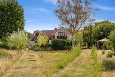 Isington Road, Isington, GU34 photo 11