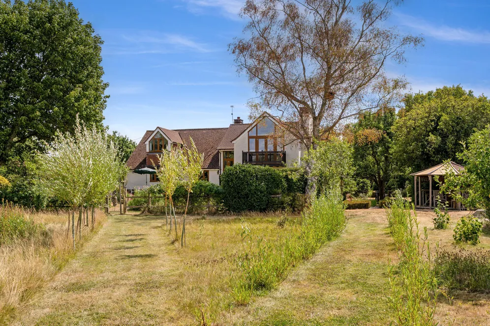 Isington Road, Isington, GU34 photo 11