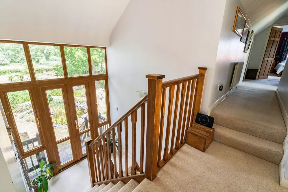 Isington Road, Isington, GU34 photo 13