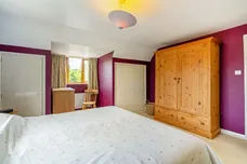 Isington Road, Isington, GU34 photo 16