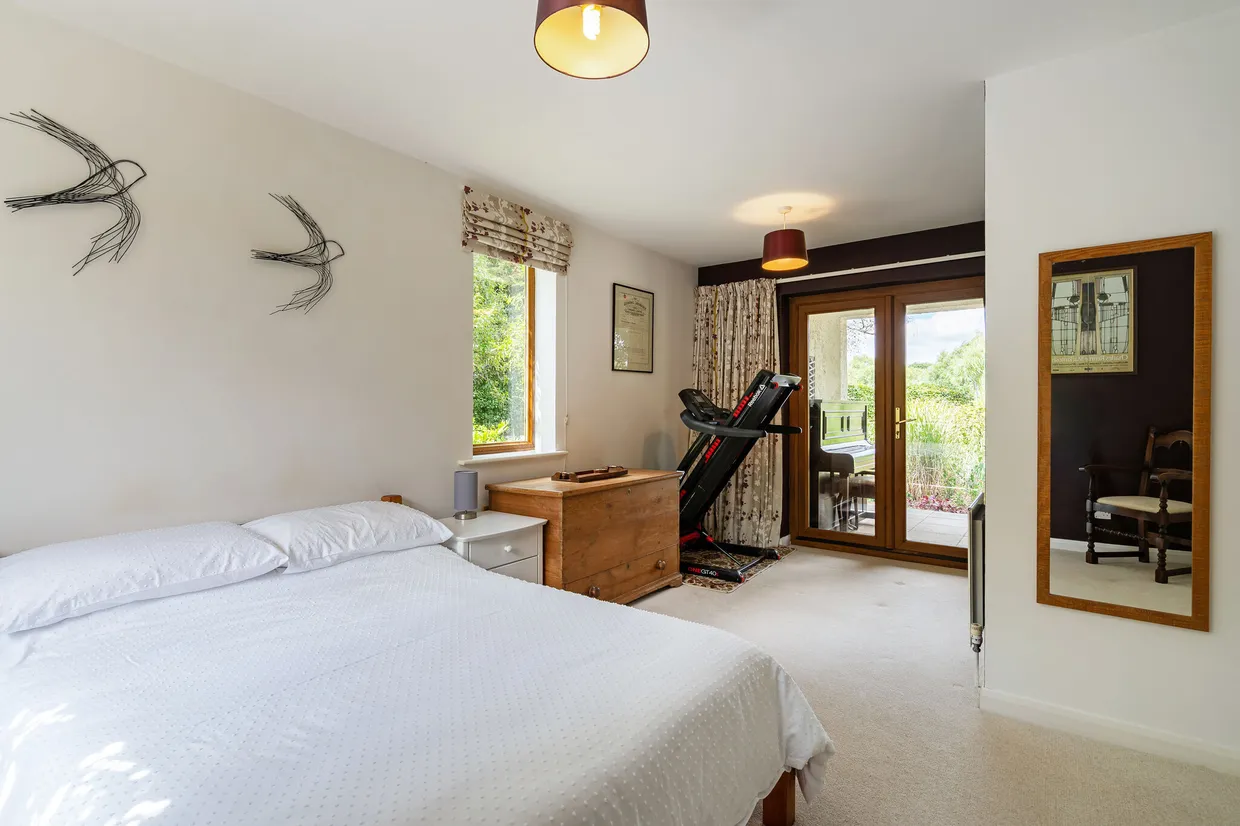 Isington Road, Isington, GU34 photo 17