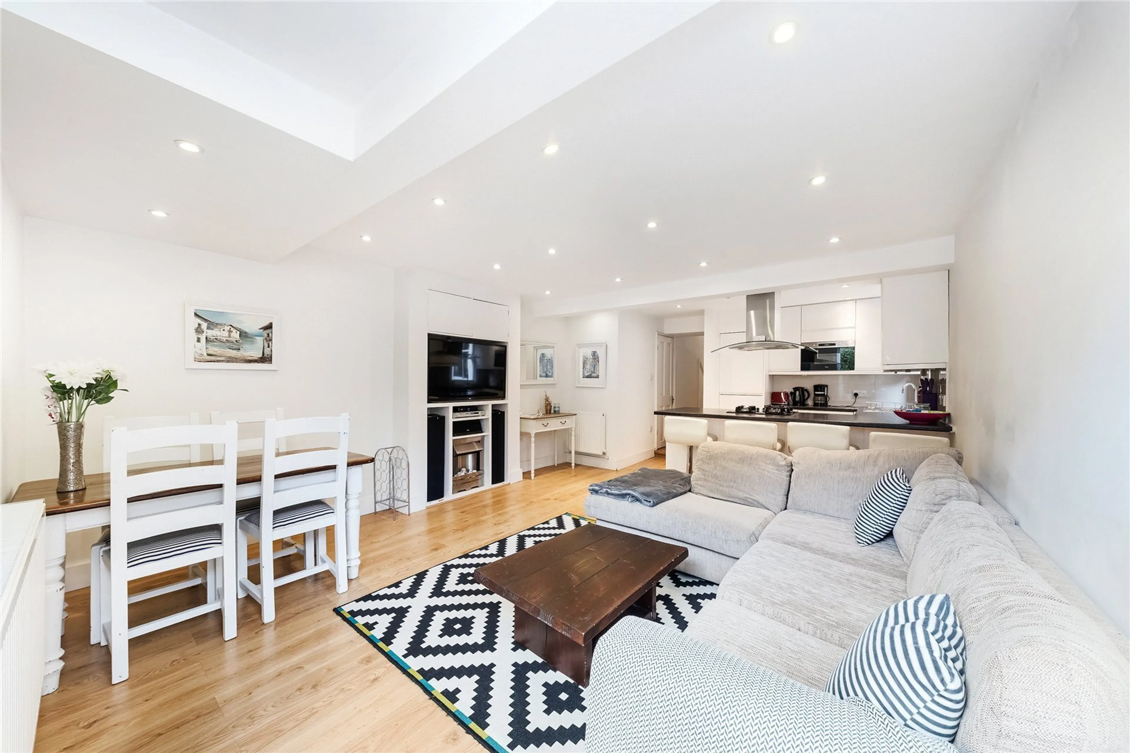 Property at Kelmscott Road, London, SW11
