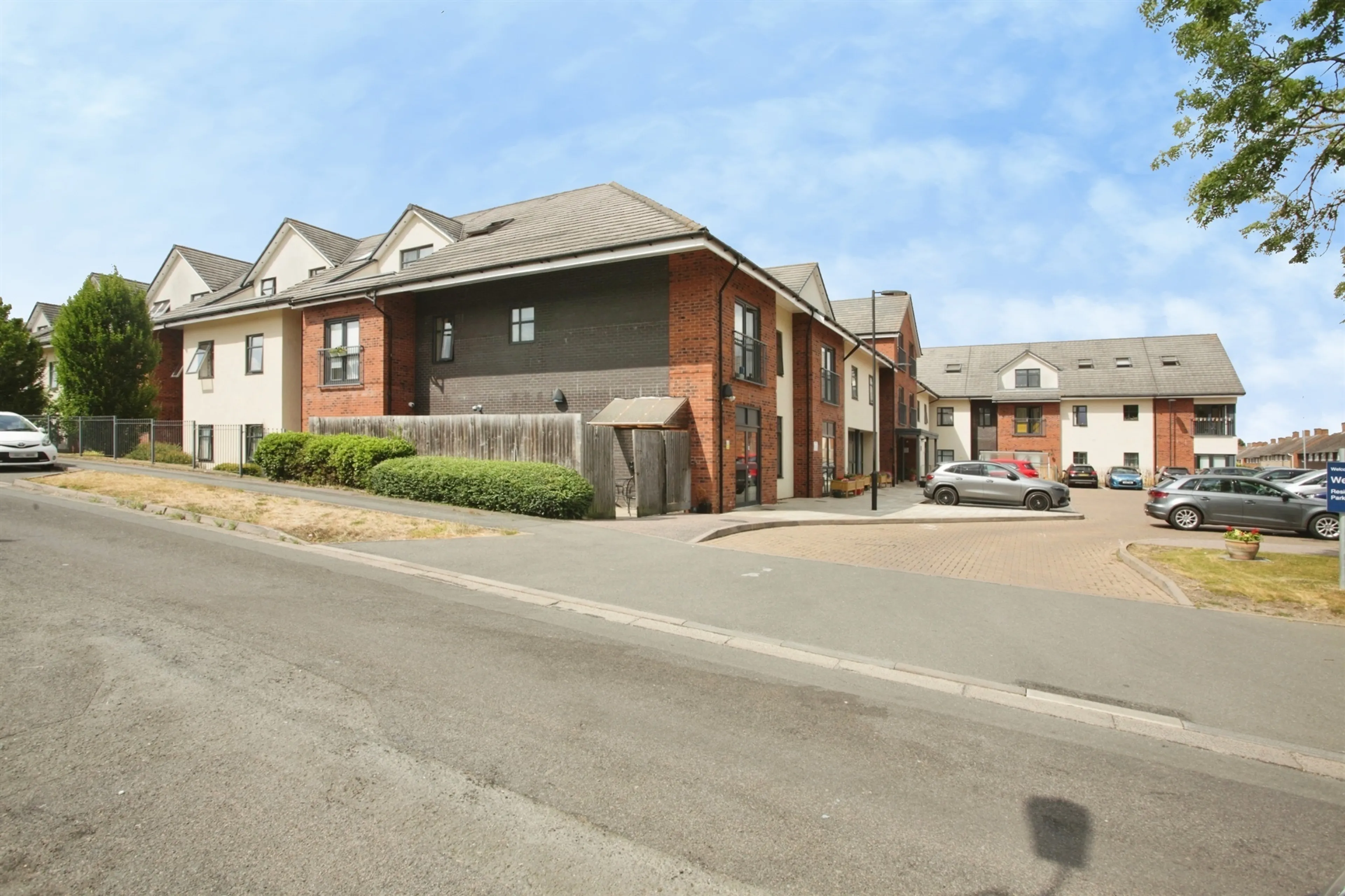 Property at Pettiver Crescent, Rugby