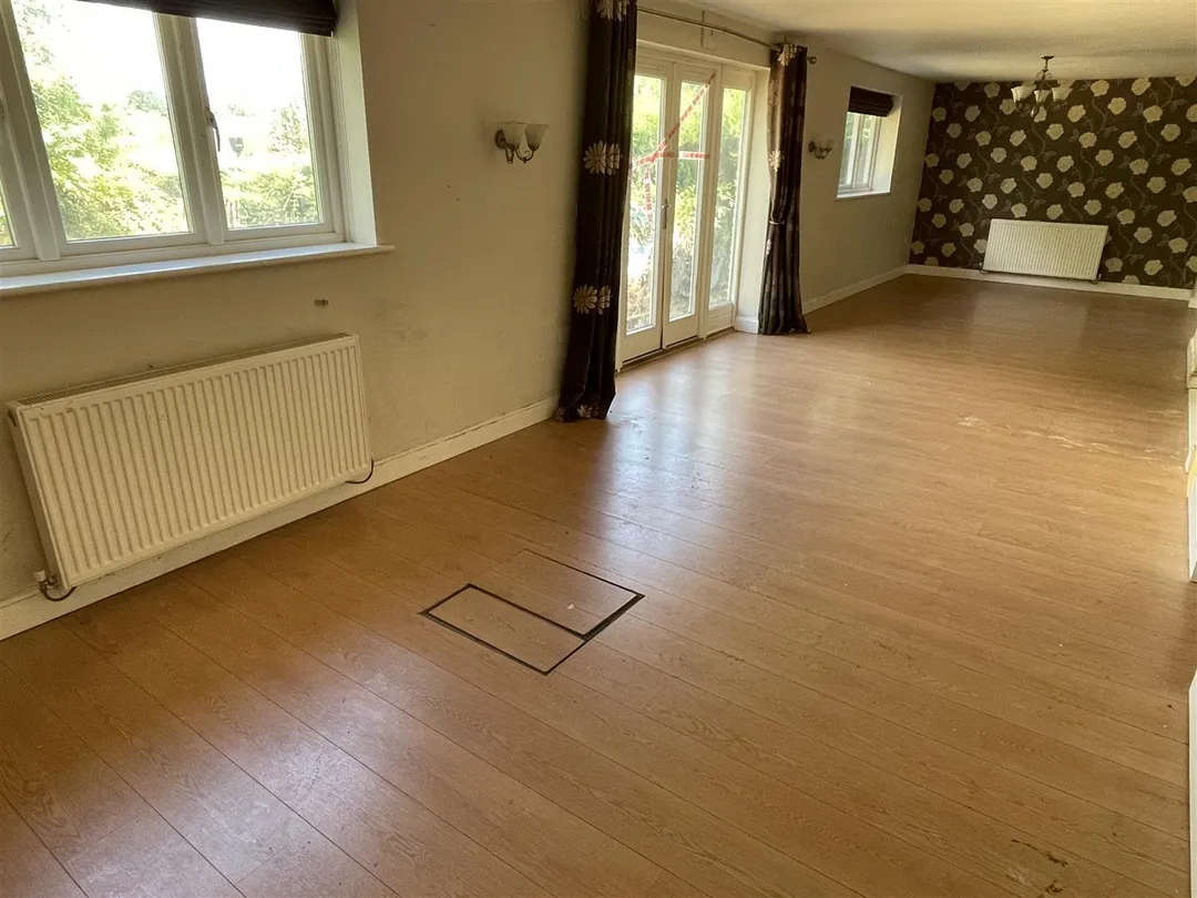 https://mr0.homeflow-assets.co.uk/files/photo/image/48075/0672/_x_/R67gDMZOTUiJcxvgGrgY8w.jpg