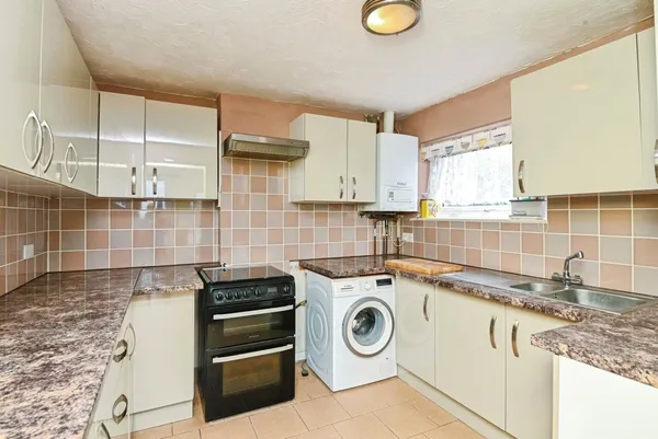 St. Andrews Road, Weeley, Clacton-on-...