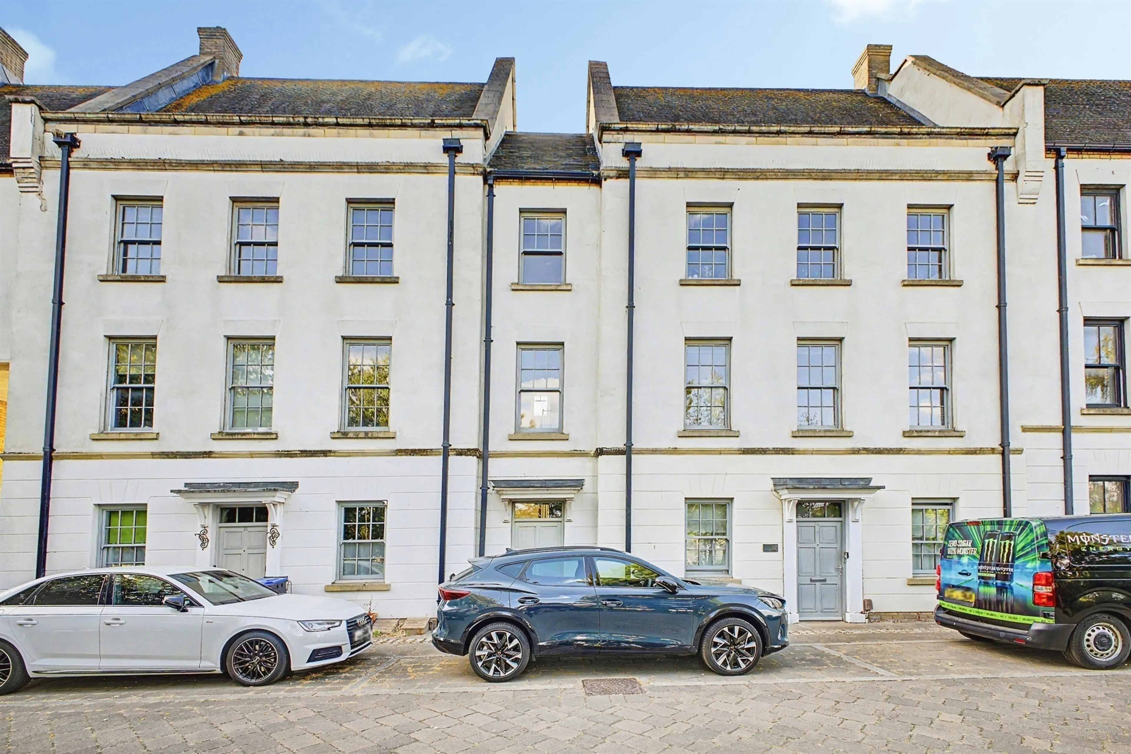Property photo 0