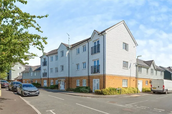Lynn Crescent, Titchfield Common, Ham...