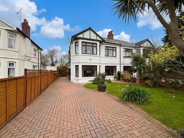 Port Road East, Barry, CF62