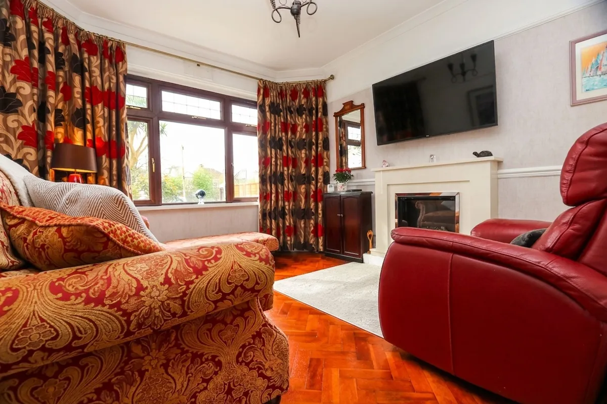 Port Road East, Barry, CF62