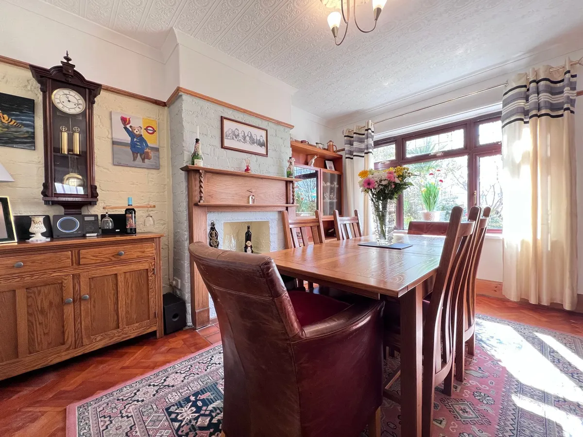 Port Road East, Barry, CF62