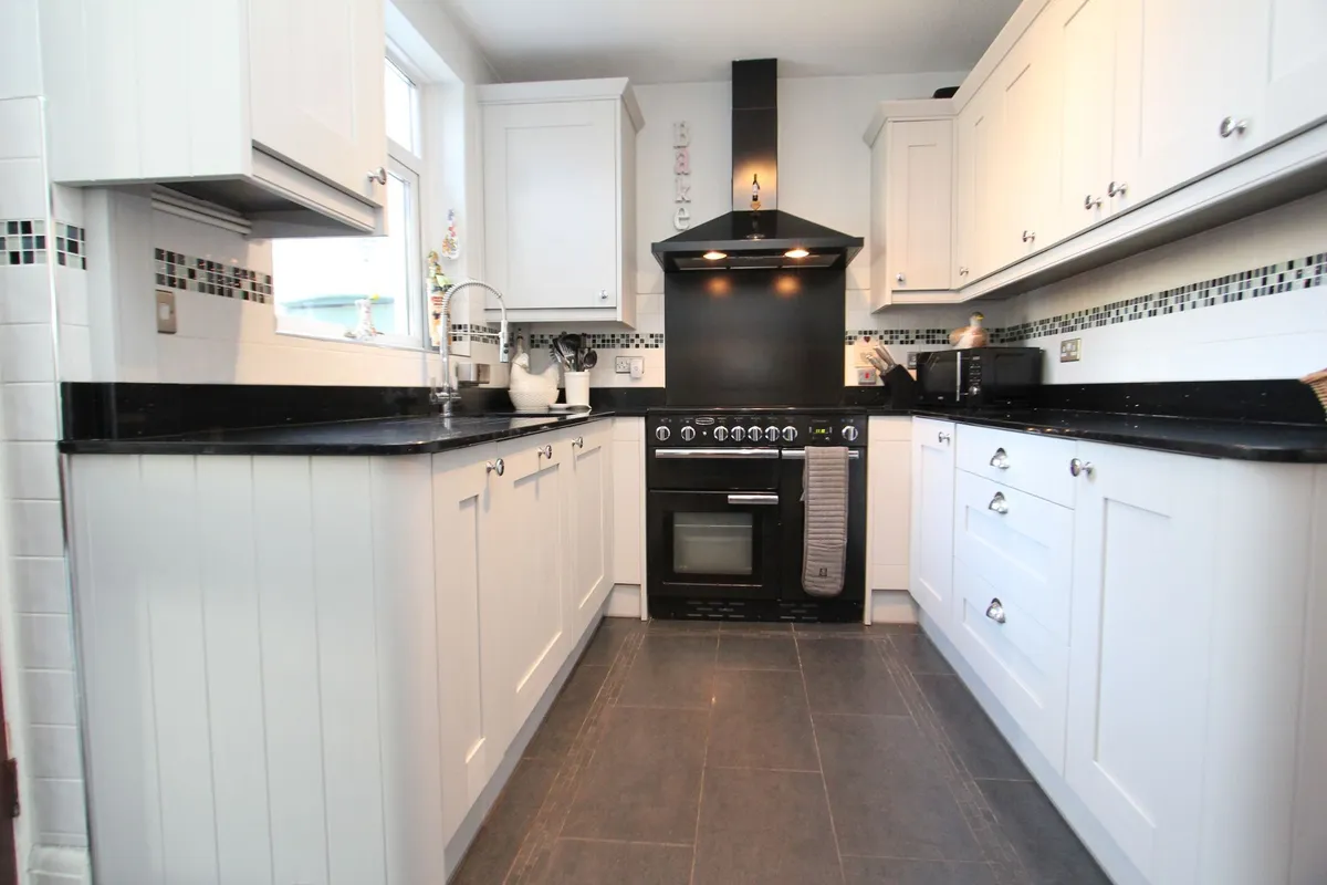 Port Road East, Barry, CF62