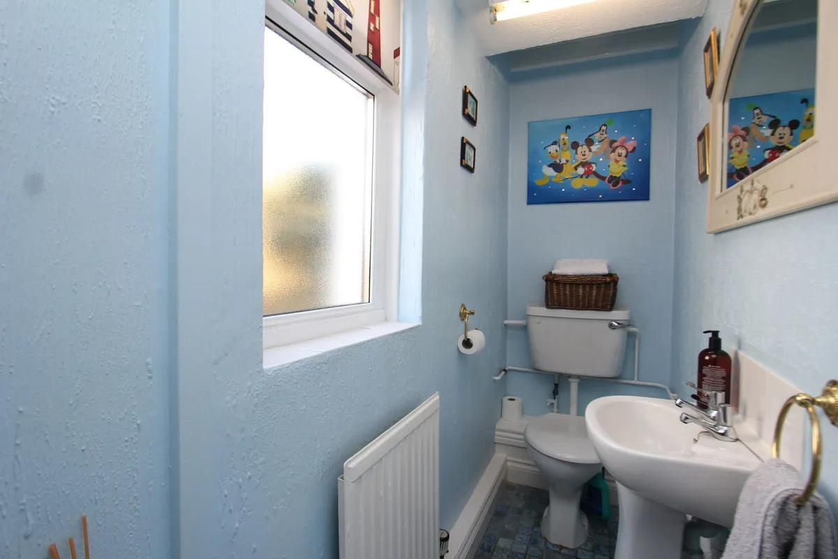 Port Road East, Barry, CF62