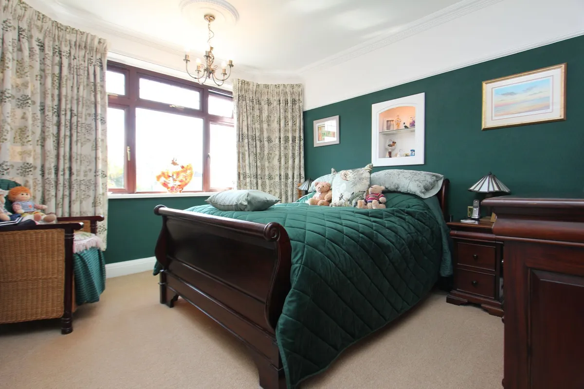 Port Road East, Barry, CF62