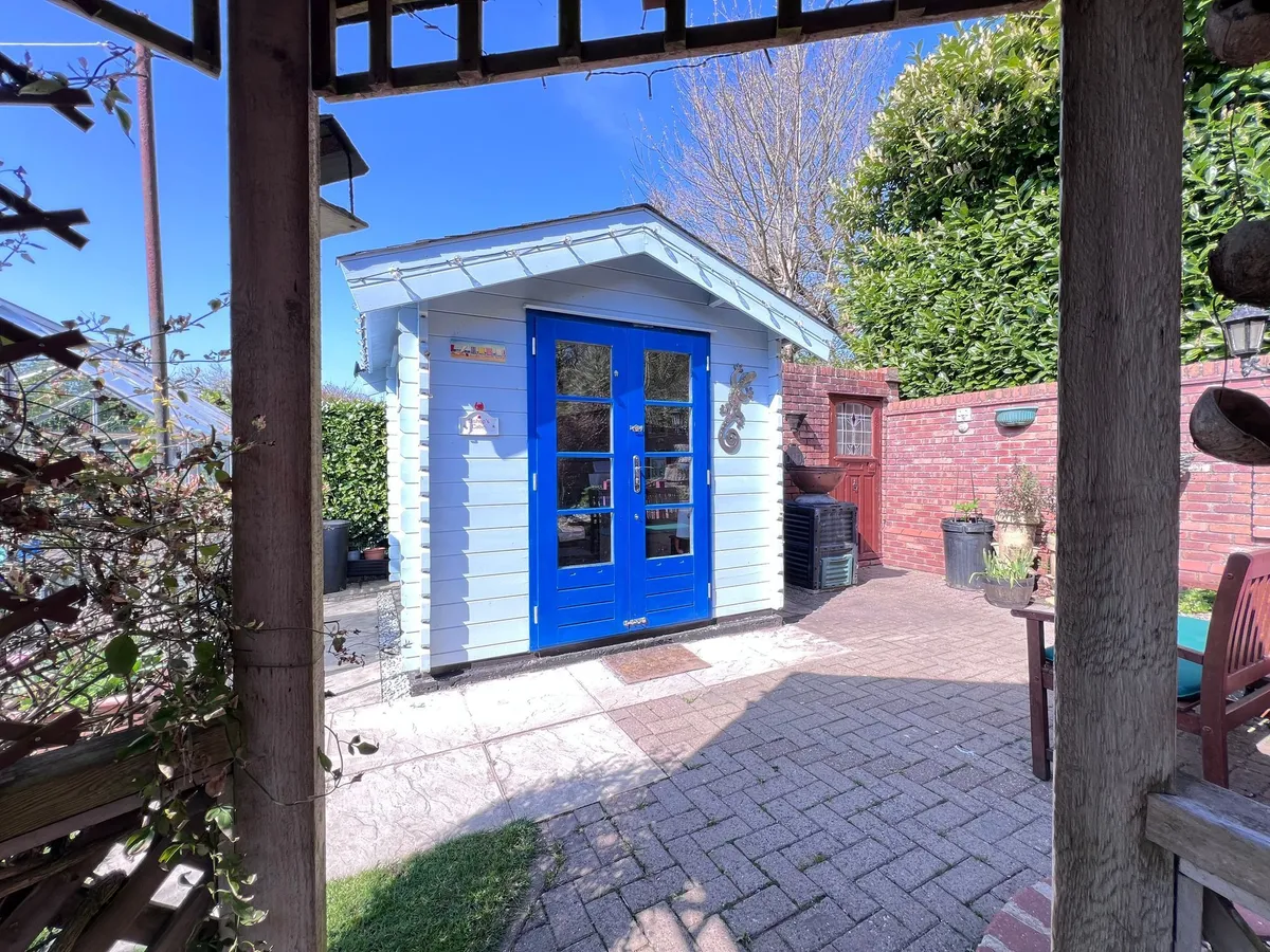 Port Road East, Barry, CF62