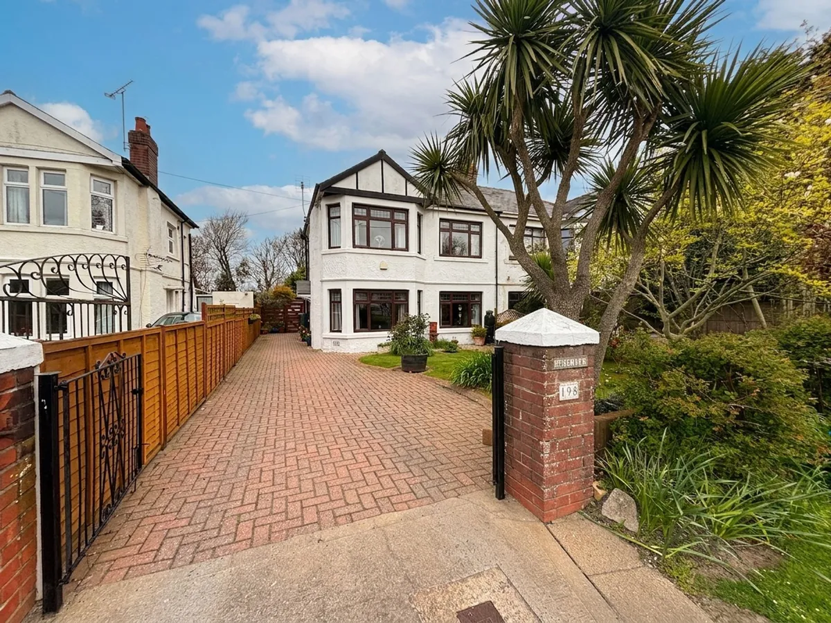 Port Road East, Barry, CF62