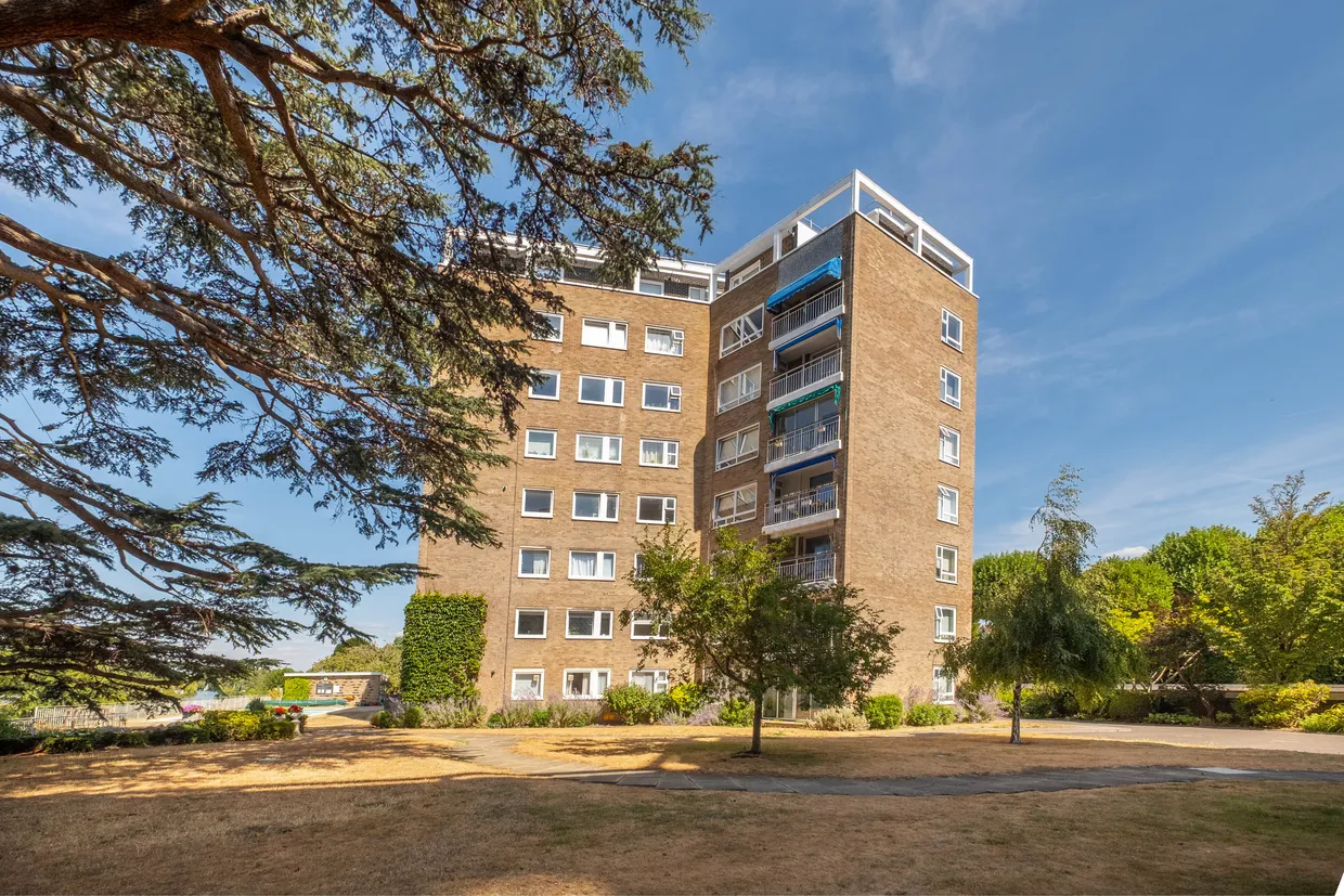 Albany Park Road, Kingston Upon Thames, KT2 photo 1