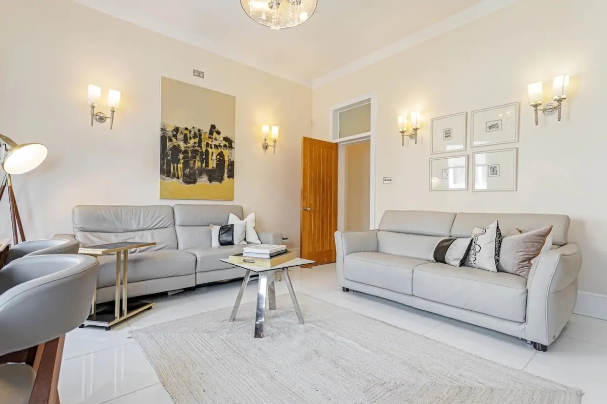 Kensington Court London W8 photo 1