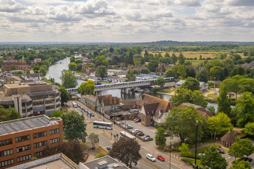 Elmsleigh Road Staines TW18 photo 4