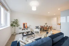 Elmsleigh Road Staines TW18 photo 5