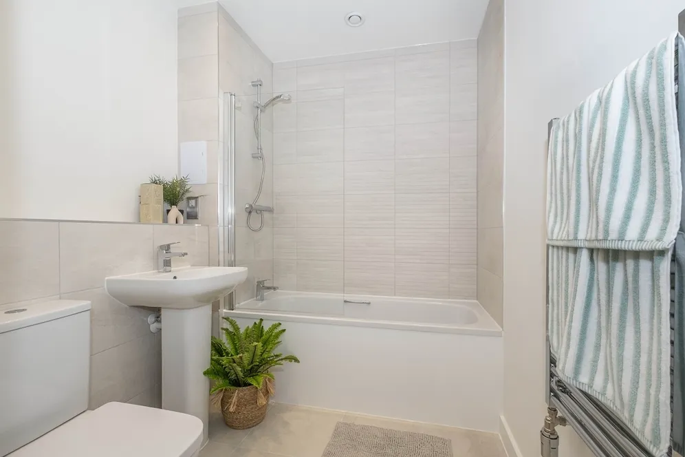 Elmsleigh Road Staines TW18 photo 8
