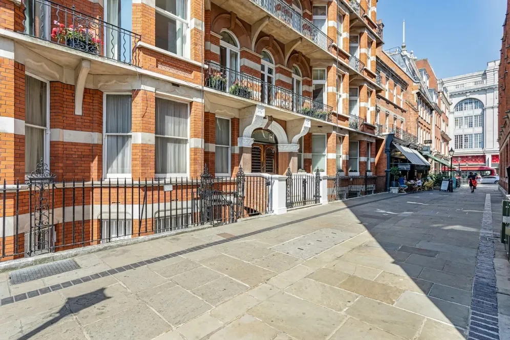 Kensington Court London W8 photo 11