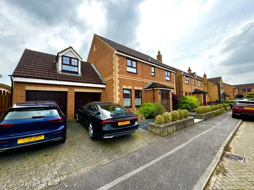 Curzon Place, Old Farm Park, MILTON KEYNESphoto