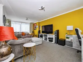 Crawley Drive, Hemel Hempstead thumb 2