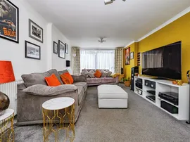 Crawley Drive, Hemel Hempstead thumb 3