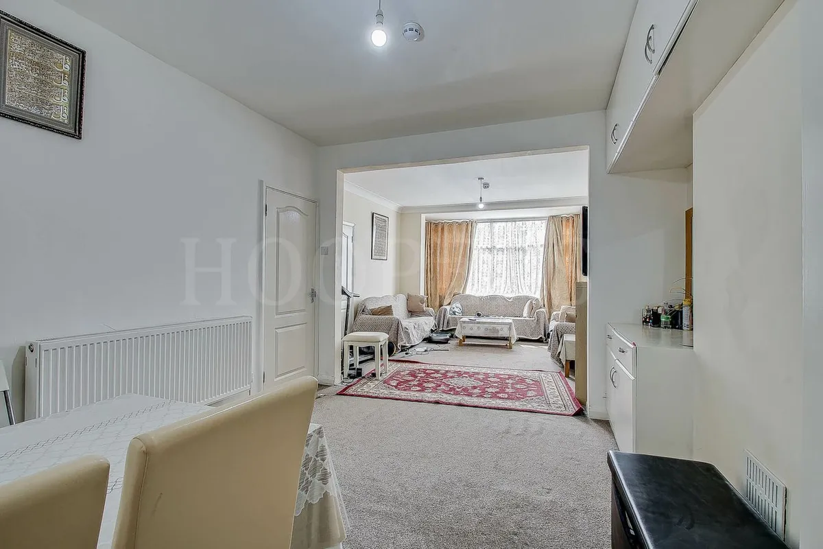 North Circular Road, London, NW10