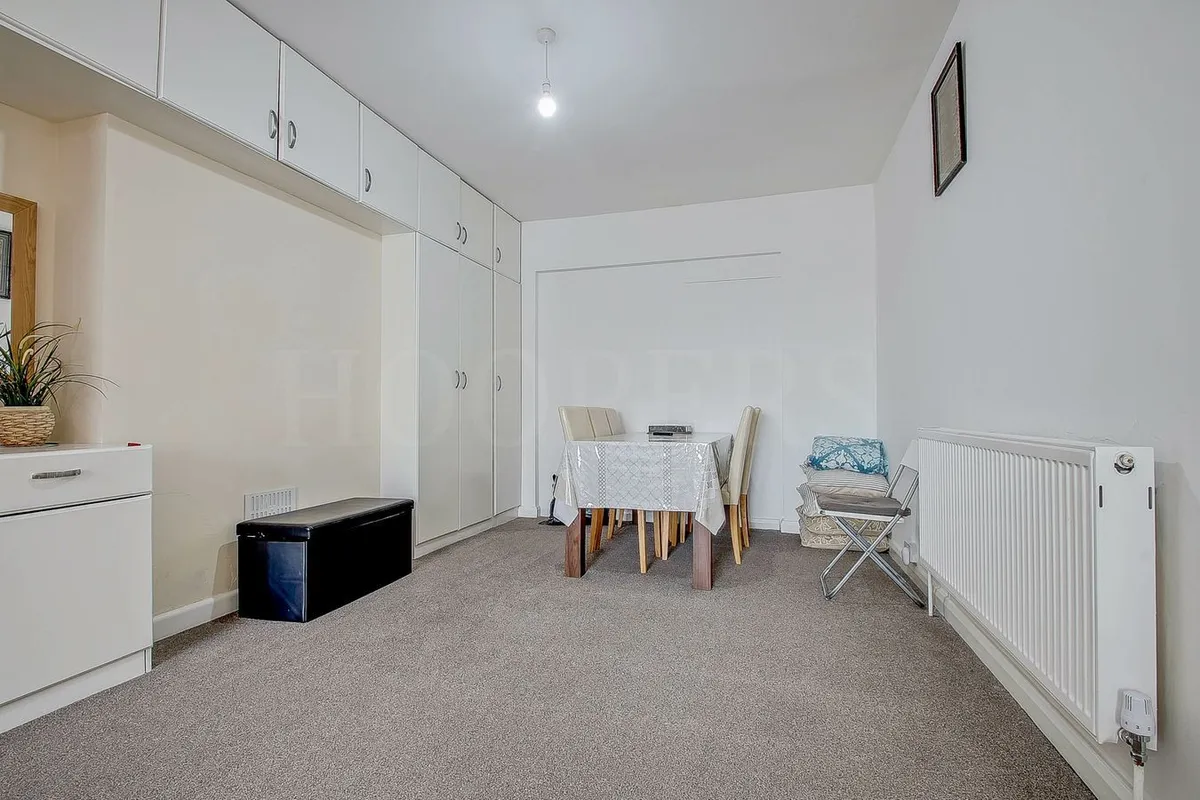 North Circular Road, London, NW10