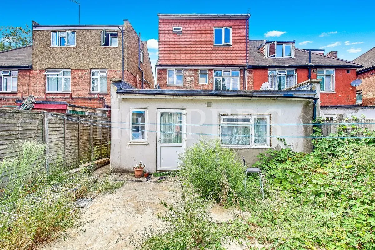North Circular Road, London, NW10