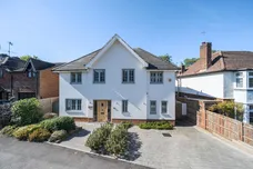 Meadow Walk, Harpenden, AL5 photo 1