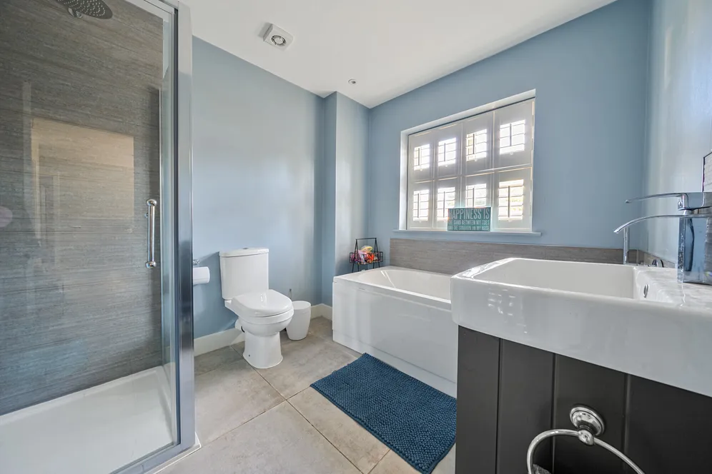 Meadow Walk, Harpenden, AL5 photo 16