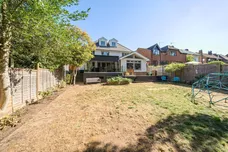 Meadow Walk, Harpenden, AL5 photo 19