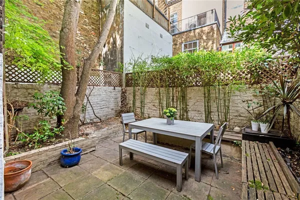 Alderney Street, London, SW1V photo 3