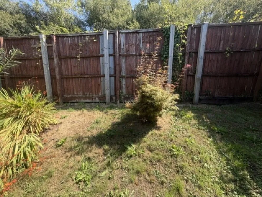 Property carousel item 14