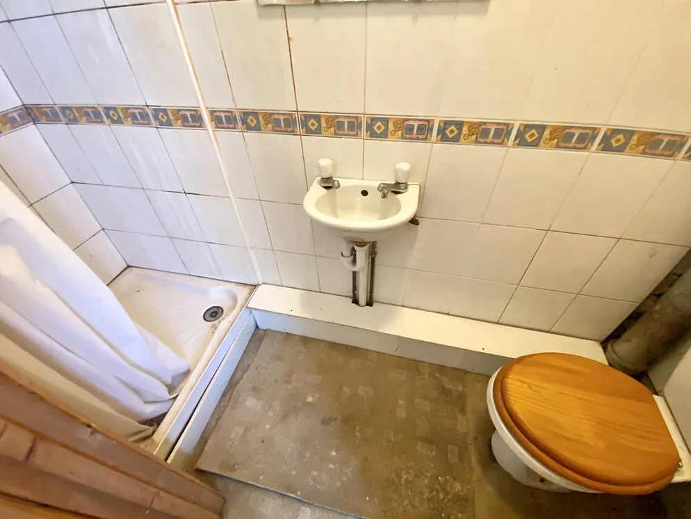 Property carousel item 12