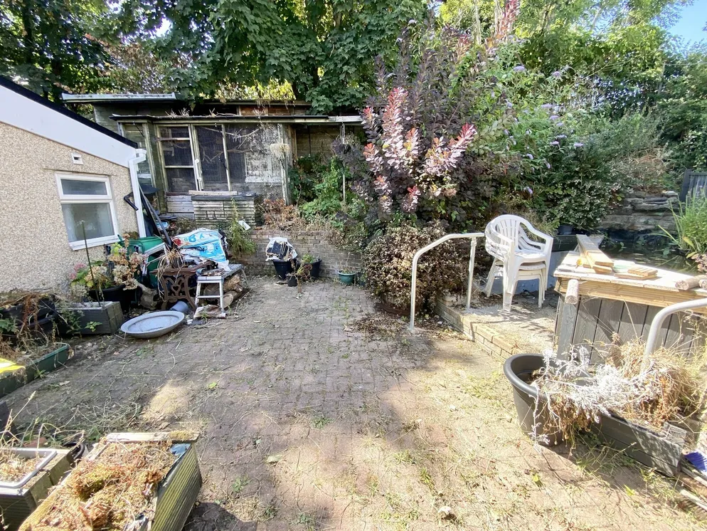 Property carousel item 13