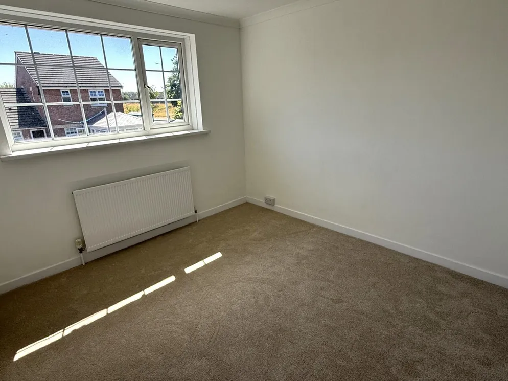 Property carousel item 12