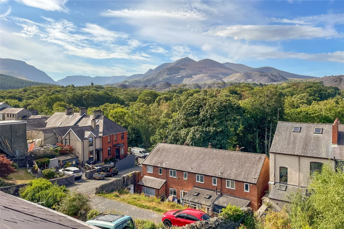 Mostyn Terrace, Bethesda, Bangor, Gwynedd, LL57