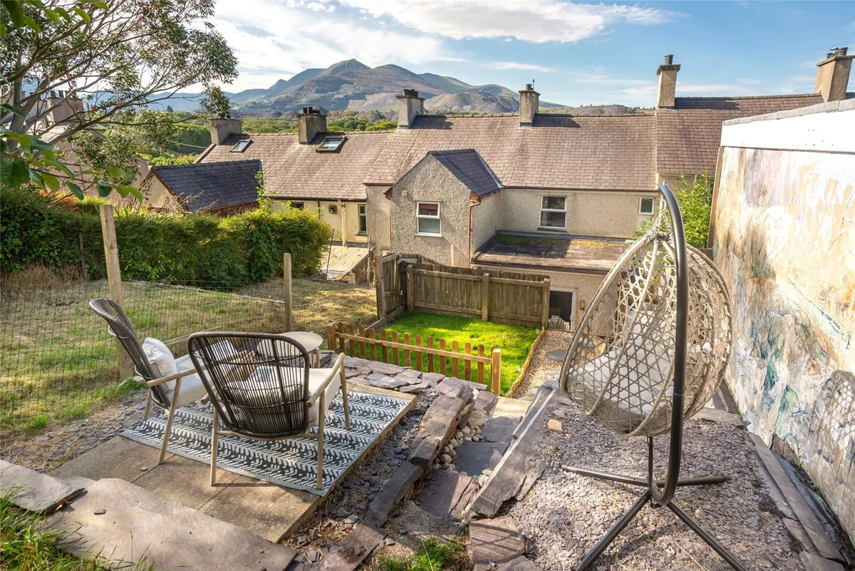 Mostyn Terrace, Bethesda, Bangor, Gwynedd, LL57
