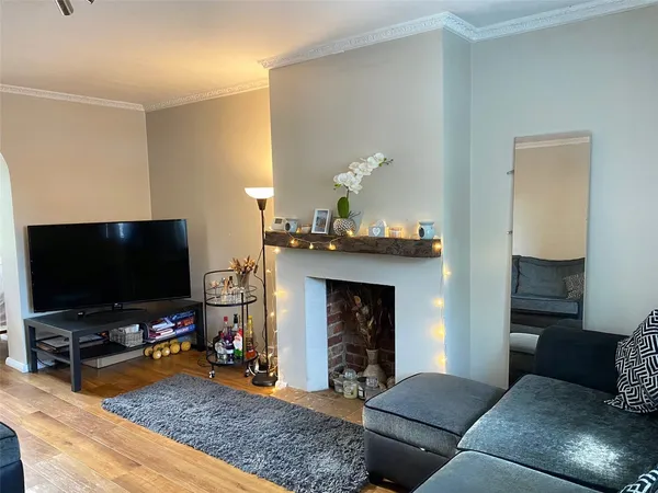 St Clair Close, Oxted, RH8 photo 3