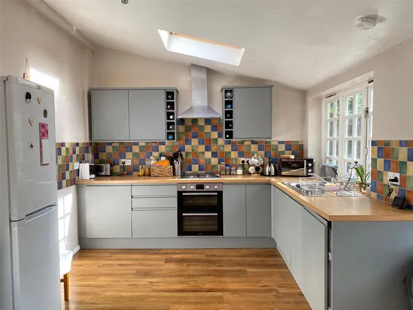 St Clair Close, Oxted, RH8 photo 4