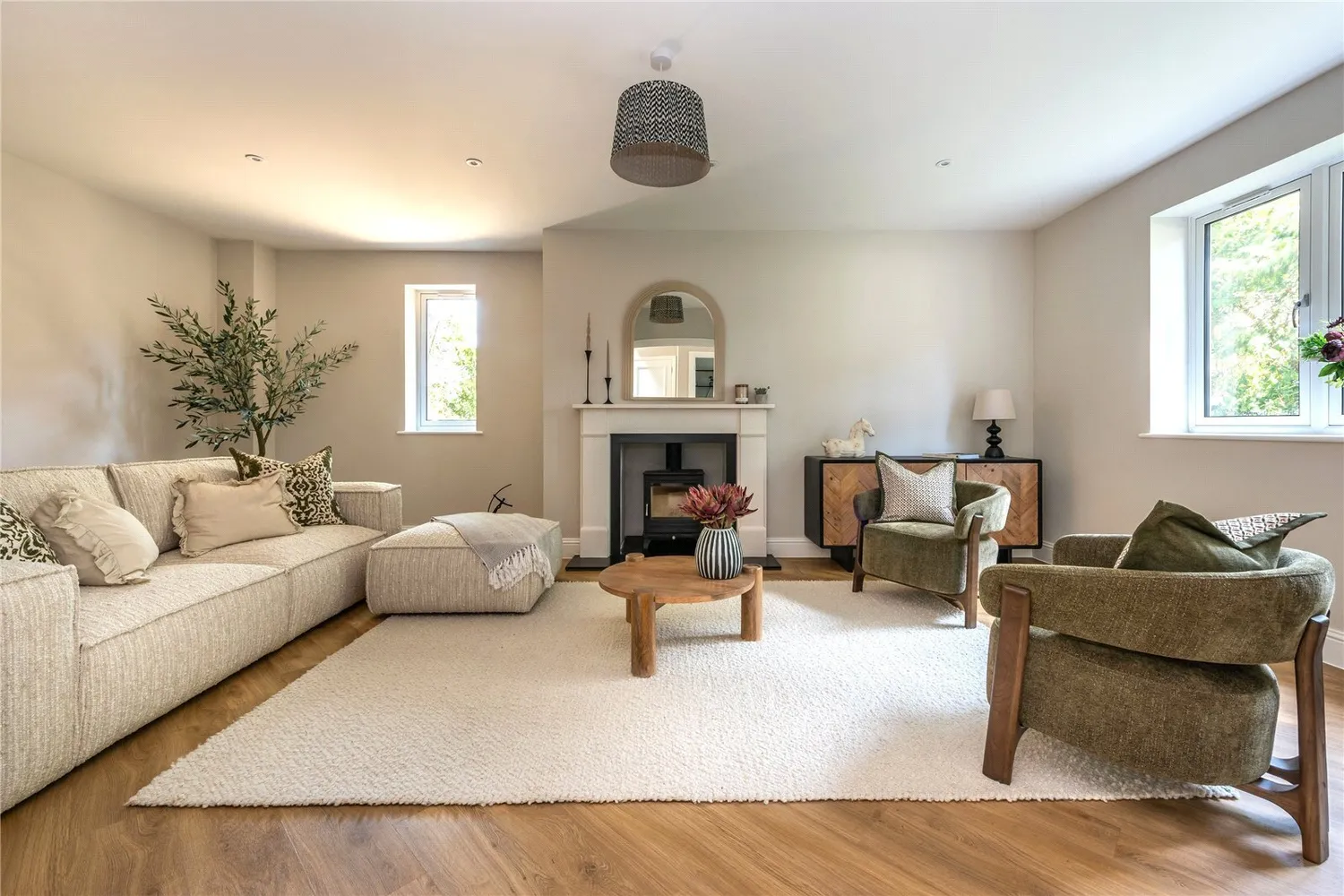 Bechwood Close, Tadworth, KT20 photo 2