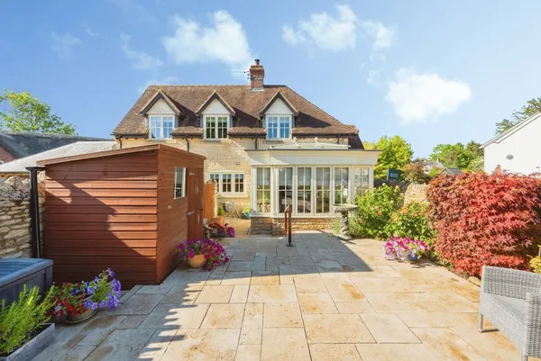 Orchard Close, Pavenham, Bedford, Bed...