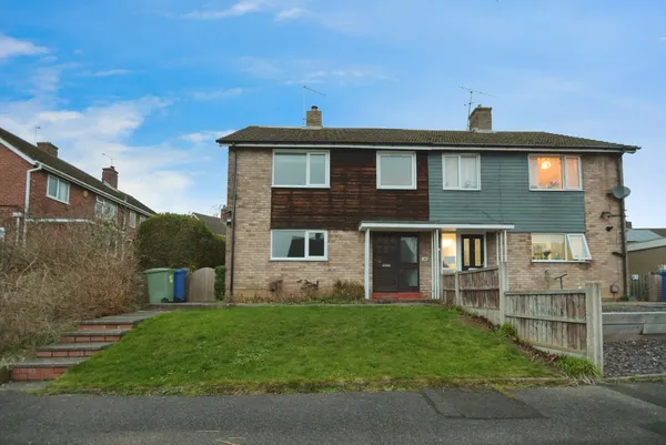 Cotswold Close, Chesterfield, Derbysh...