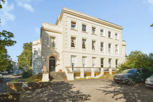 London Road, CHELTENHAM, Gloucestersh...