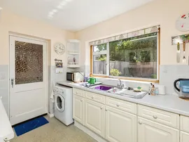 Nash Close, Earley, Reading thumb 3